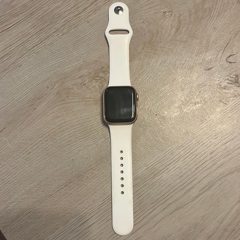 Iwatch series 4 40mm.